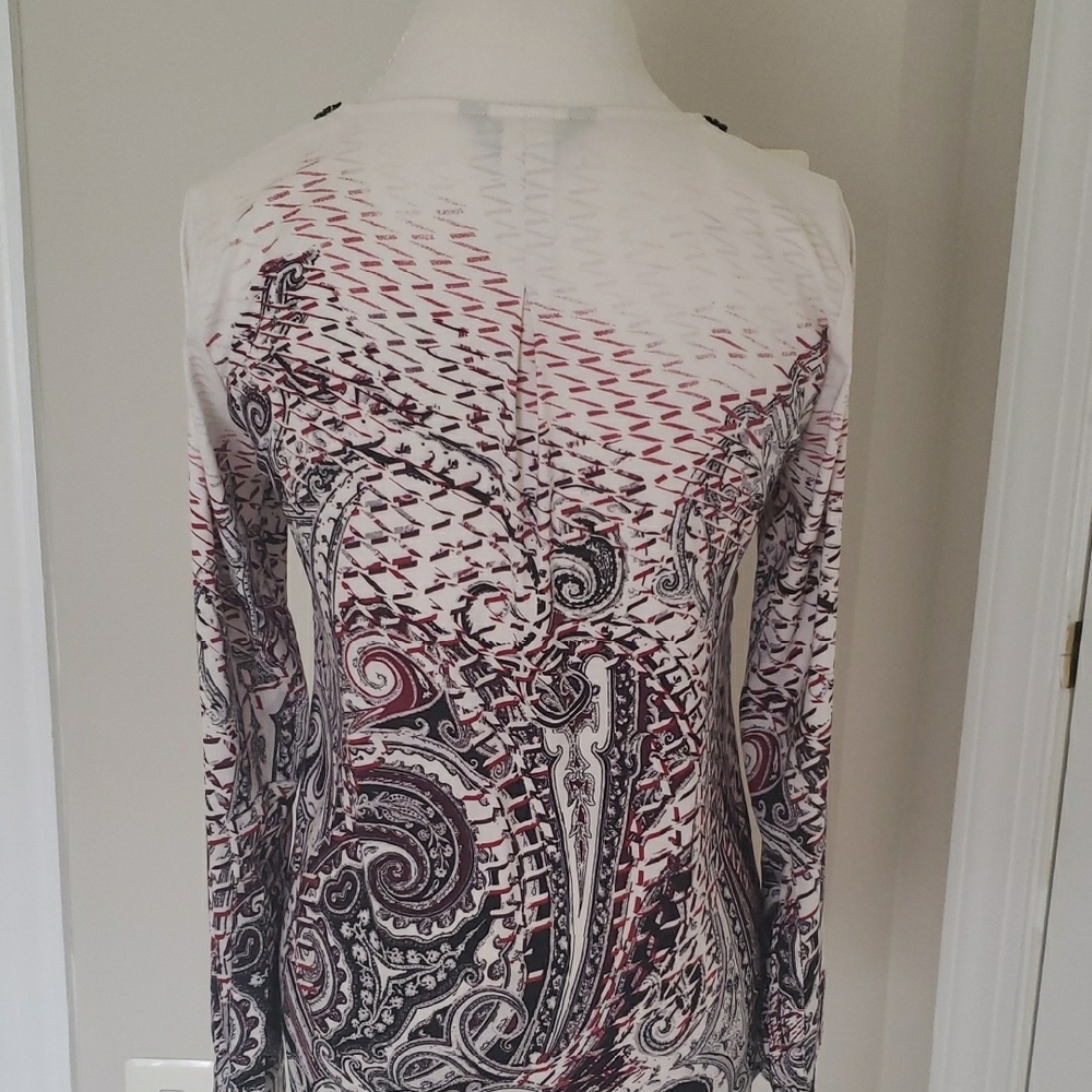 WHBM Patterned V-Neck Top - Picture 4 of 6